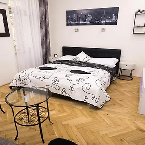  Apartamento Black & White By Wenceslas Square And Muzeum